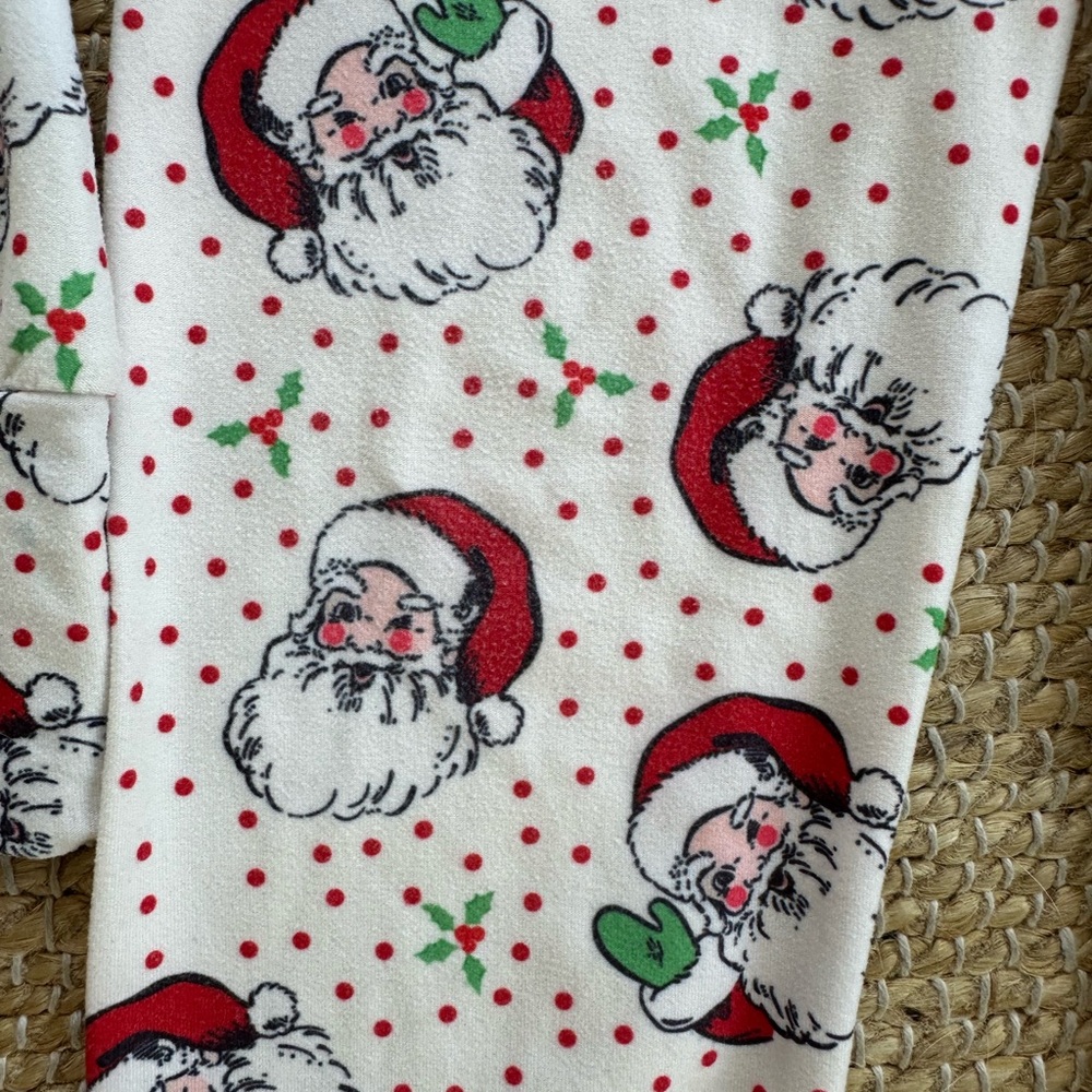 Cheeky Plum Vintage Santa Christmas Pajamas, super soft flannel like size 5 - Picture 4 of 8
